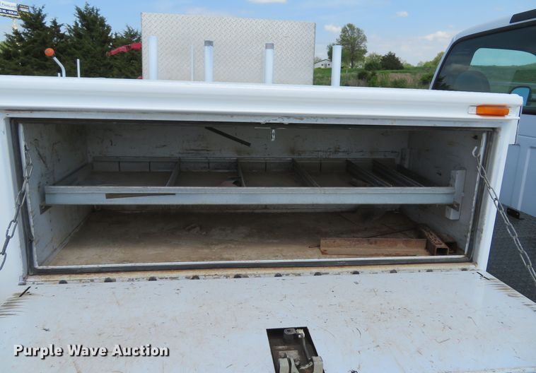 image for item DI2158 2004 Ford F350 Super Duty XL  utility bed pickup truck