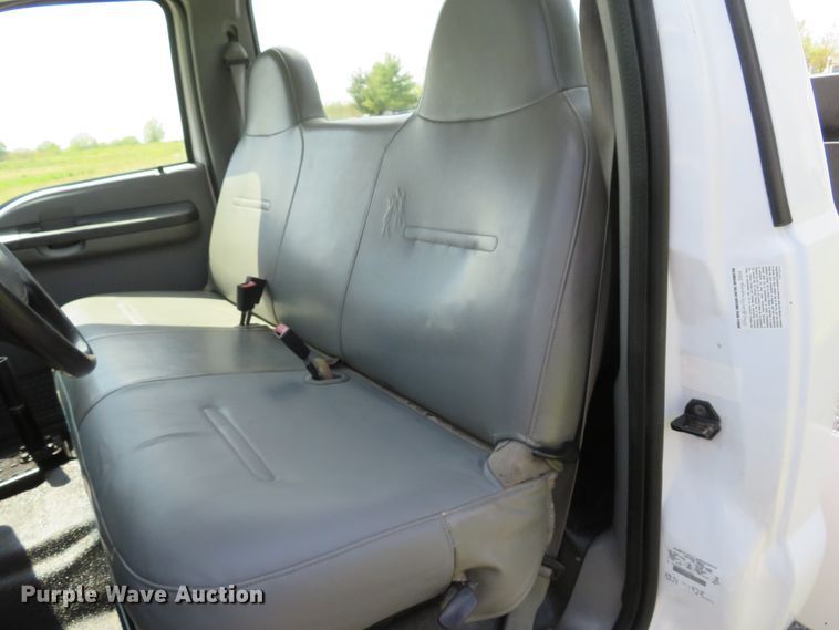 image for item DI2158 2004 Ford F350 Super Duty XL  utility bed pickup truck