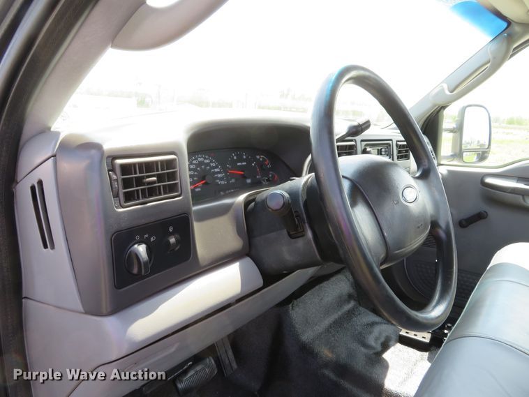 image for item DI2158 2004 Ford F350 Super Duty XL  utility bed pickup truck