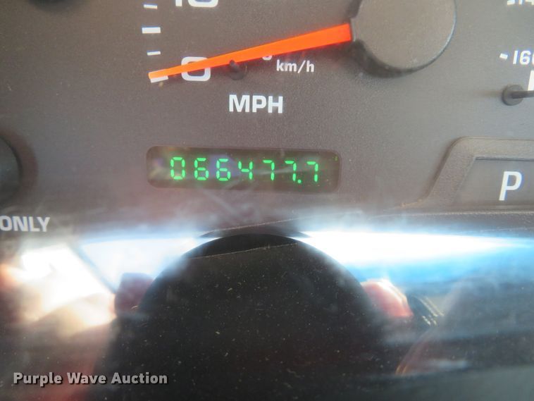 image for item DI2158 2004 Ford F350 Super Duty XL  utility bed pickup truck