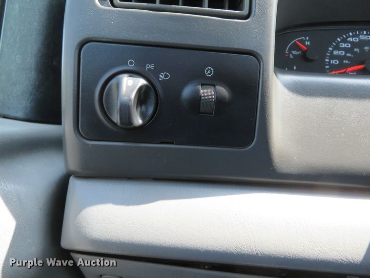 image for item DI2158 2004 Ford F350 Super Duty XL  utility bed pickup truck