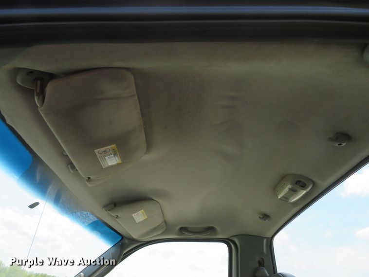 image for item DI2158 2004 Ford F350 Super Duty XL  utility bed pickup truck