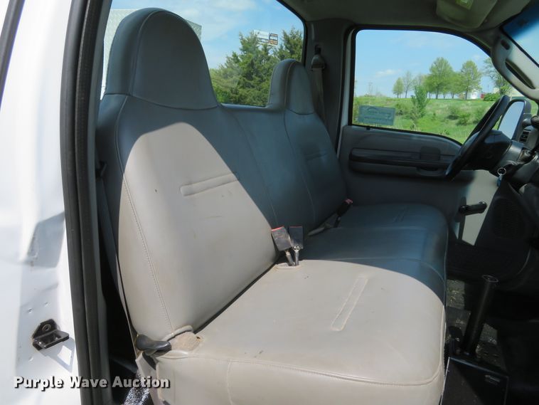 image for item DI2158 2004 Ford F350 Super Duty XL  utility bed pickup truck