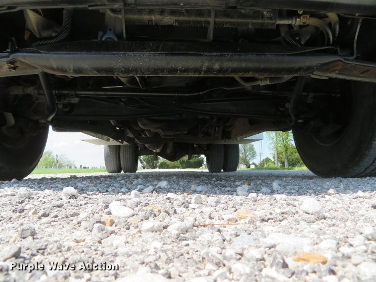 image for item DI2158 2004 Ford F350 Super Duty XL  utility bed pickup truck