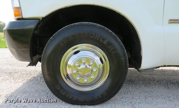 image for item DI2158 2004 Ford F350 Super Duty XL  utility bed pickup truck