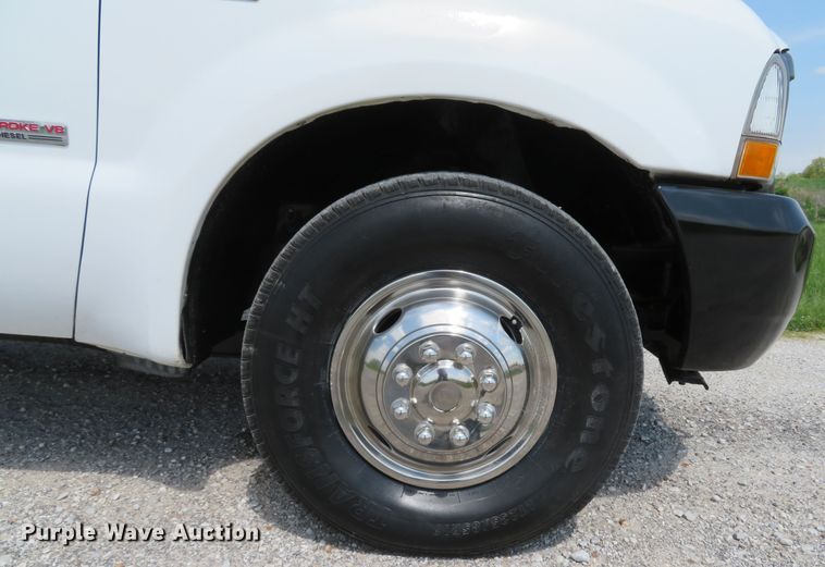 image for item DI2158 2004 Ford F350 Super Duty XL  utility bed pickup truck