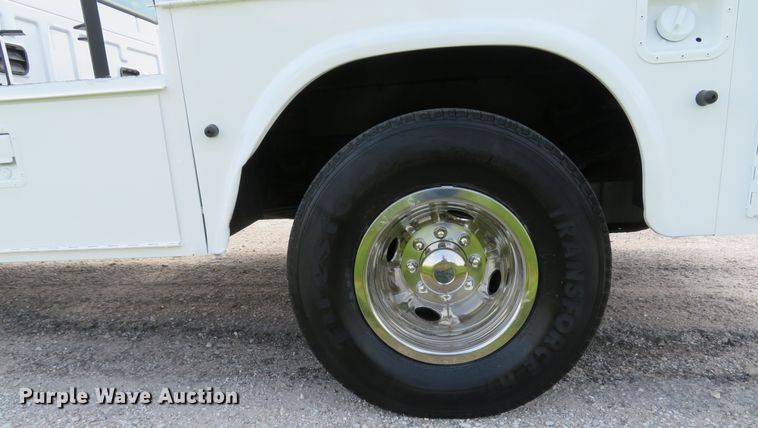 image for item DI2158 2004 Ford F350 Super Duty XL  utility bed pickup truck