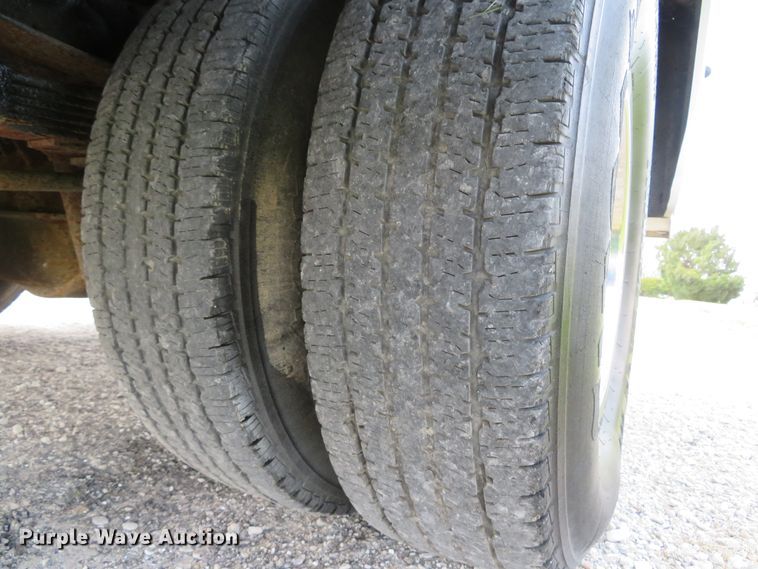 image for item DI2158 2004 Ford F350 Super Duty XL  utility bed pickup truck