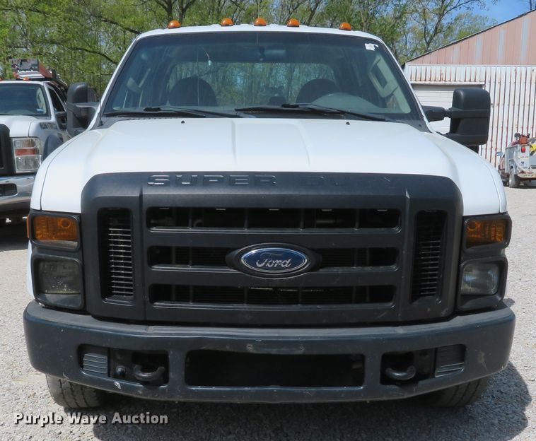 image for item DI2162 2008 Ford F350 Super Duty XL  Crew Cab pickup truck cab and chassis