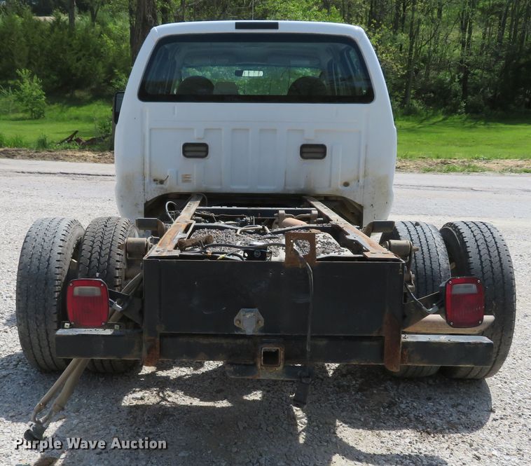 image for item DI2162 2008 Ford F350 Super Duty XL  Crew Cab pickup truck cab and chassis