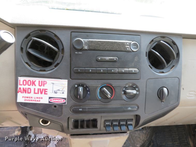 image for item DI2162 2008 Ford F350 Super Duty XL  Crew Cab pickup truck cab and chassis