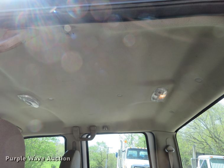 image for item DI2162 2008 Ford F350 Super Duty XL  Crew Cab pickup truck cab and chassis