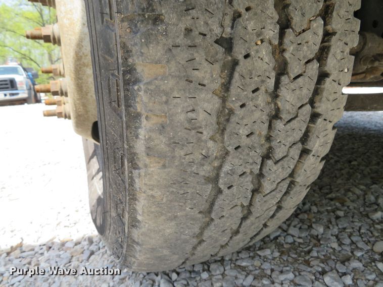 image for item DI2162 2008 Ford F350 Super Duty XL  Crew Cab pickup truck cab and chassis