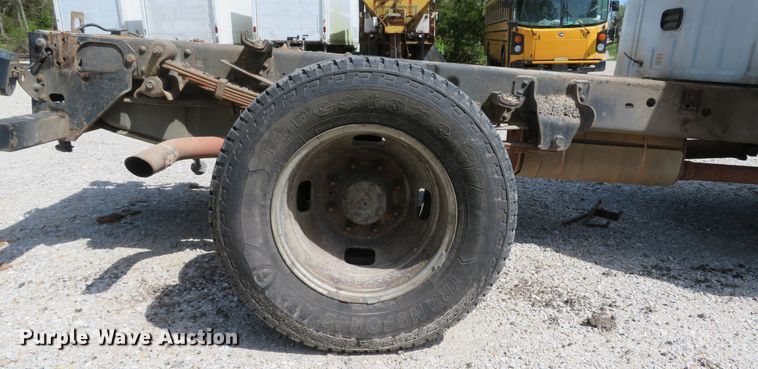 image for item DI2162 2008 Ford F350 Super Duty XL  Crew Cab pickup truck cab and chassis