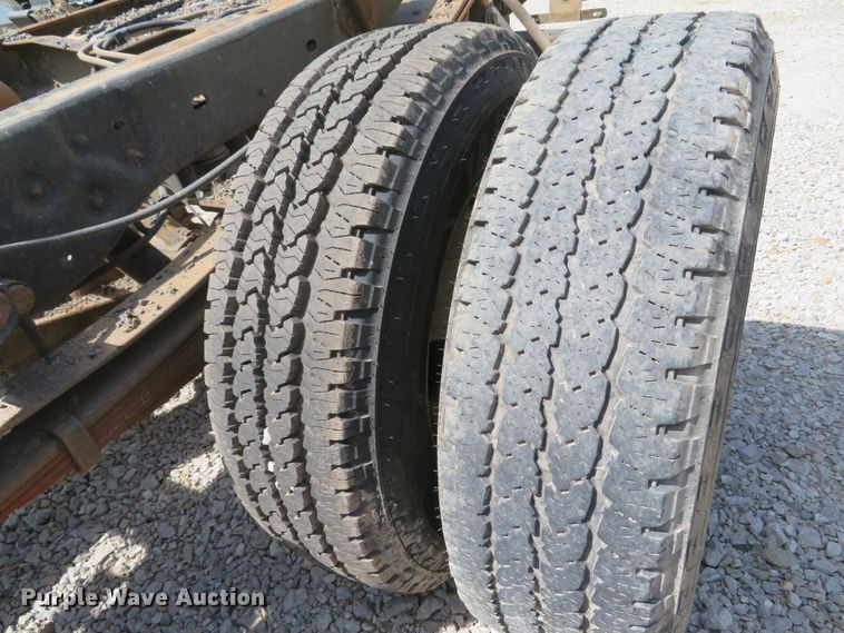 image for item DI2162 2008 Ford F350 Super Duty XL  Crew Cab pickup truck cab and chassis