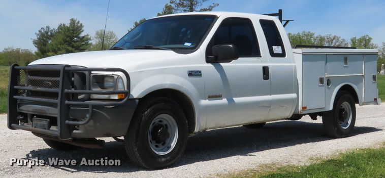 image for item DI2166 2003 Ford F250 Super Duty XL  SuperCab utility bed pickup truck