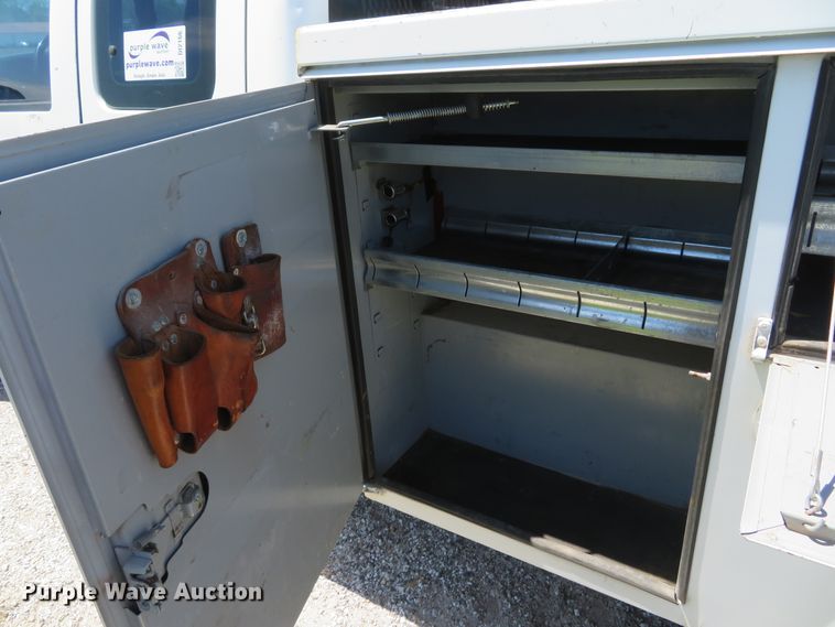 image for item DI2166 2003 Ford F250 Super Duty XL  SuperCab utility bed pickup truck