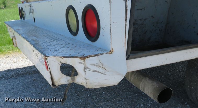 image for item DI2166 2003 Ford F250 Super Duty XL  SuperCab utility bed pickup truck