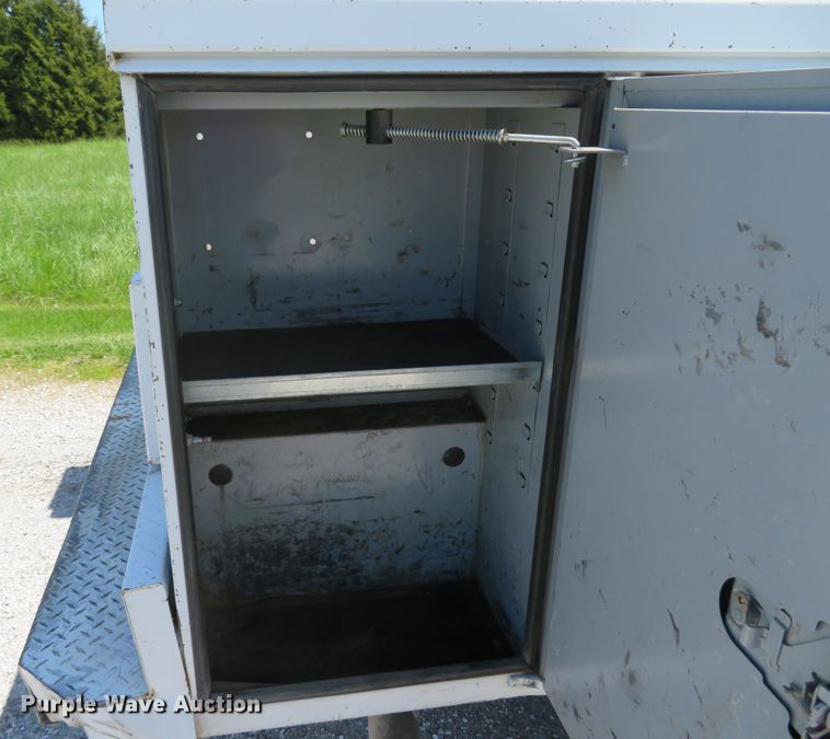 image for item DI2166 2003 Ford F250 Super Duty XL  SuperCab utility bed pickup truck