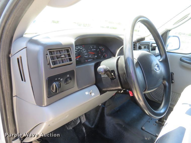 image for item DI2166 2003 Ford F250 Super Duty XL  SuperCab utility bed pickup truck