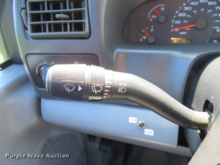 image for item DI2166 2003 Ford F250 Super Duty XL  SuperCab utility bed pickup truck