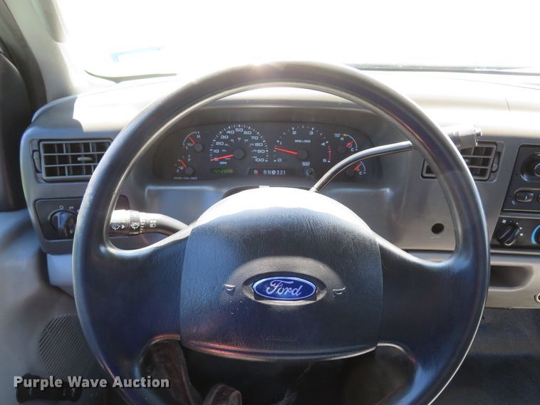 image for item DI2166 2003 Ford F250 Super Duty XL  SuperCab utility bed pickup truck