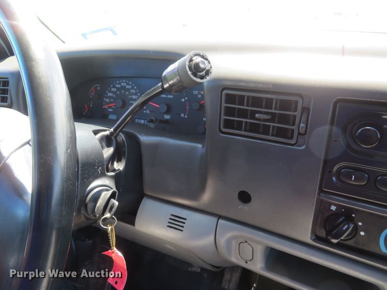 image for item DI2166 2003 Ford F250 Super Duty XL  SuperCab utility bed pickup truck