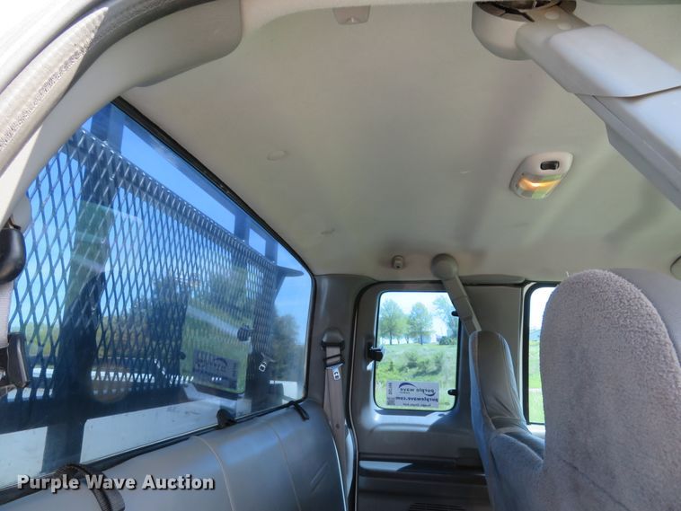 image for item DI2166 2003 Ford F250 Super Duty XL  SuperCab utility bed pickup truck