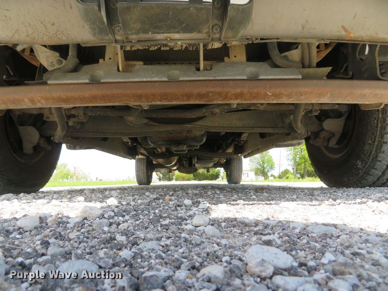 image for item DI2166 2003 Ford F250 Super Duty XL  SuperCab utility bed pickup truck