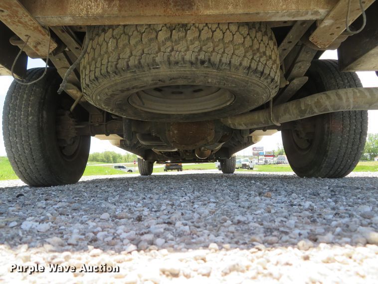 image for item DI2166 2003 Ford F250 Super Duty XL  SuperCab utility bed pickup truck