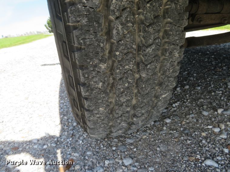 image for item DI2166 2003 Ford F250 Super Duty XL  SuperCab utility bed pickup truck