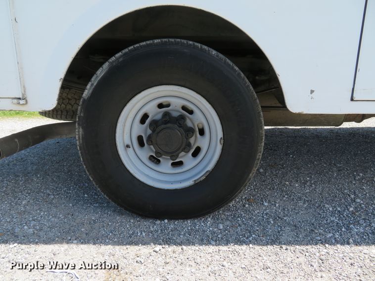 image for item DI2166 2003 Ford F250 Super Duty XL  SuperCab utility bed pickup truck