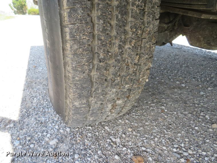 image for item DI2166 2003 Ford F250 Super Duty XL  SuperCab utility bed pickup truck