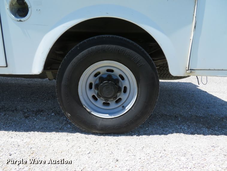 image for item DI2166 2003 Ford F250 Super Duty XL  SuperCab utility bed pickup truck