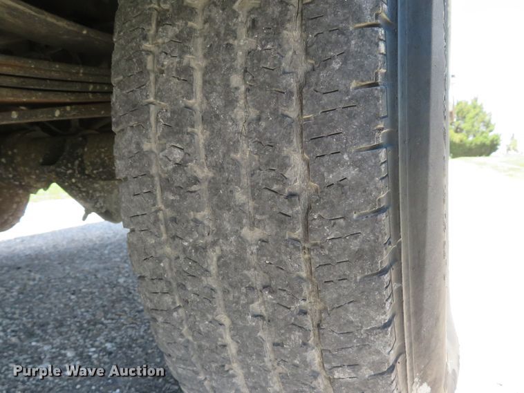 image for item DI2166 2003 Ford F250 Super Duty XL  SuperCab utility bed pickup truck