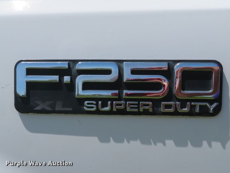 image for item DI2166 2003 Ford F250 Super Duty XL  SuperCab utility bed pickup truck