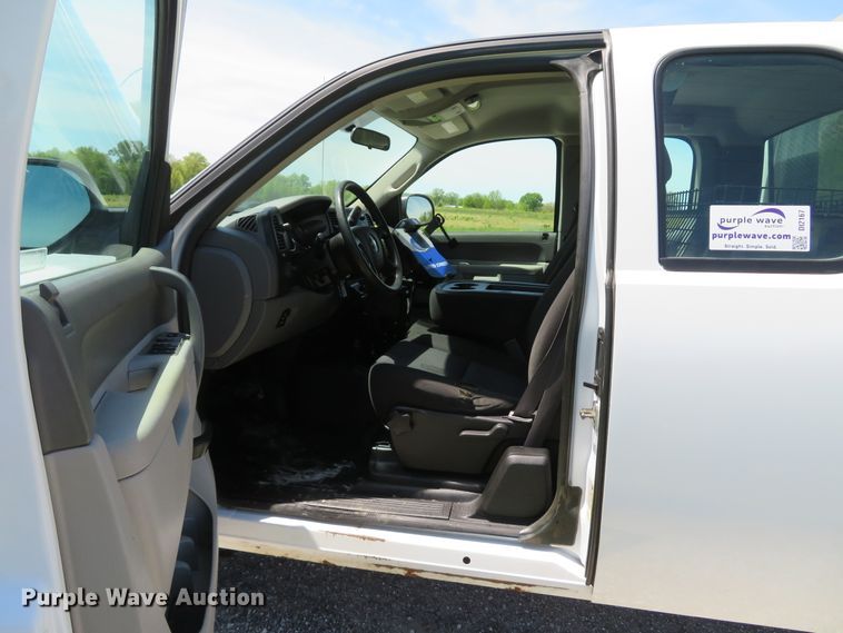 image for item DI2167 2012 Chevrolet Silverado 2500HD  Ext. Cab pickup truck