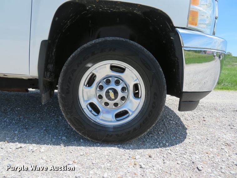 image for item DI2167 2012 Chevrolet Silverado 2500HD  Ext. Cab pickup truck