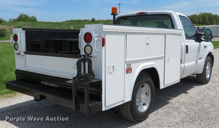 image for item DI2171 2006 Ford F250 Super Duty XL  utility bed pickup truck