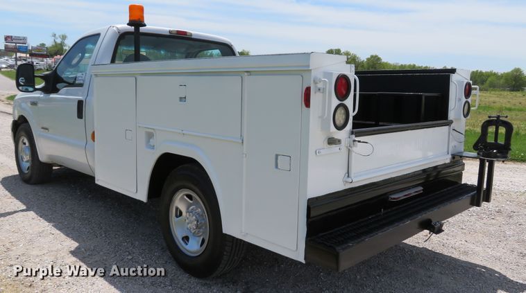 image for item DI2171 2006 Ford F250 Super Duty XL  utility bed pickup truck