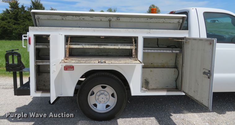 image for item DI2171 2006 Ford F250 Super Duty XL  utility bed pickup truck