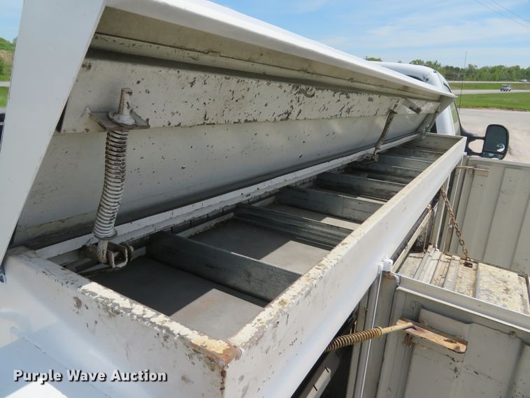 image for item DI2171 2006 Ford F250 Super Duty XL  utility bed pickup truck