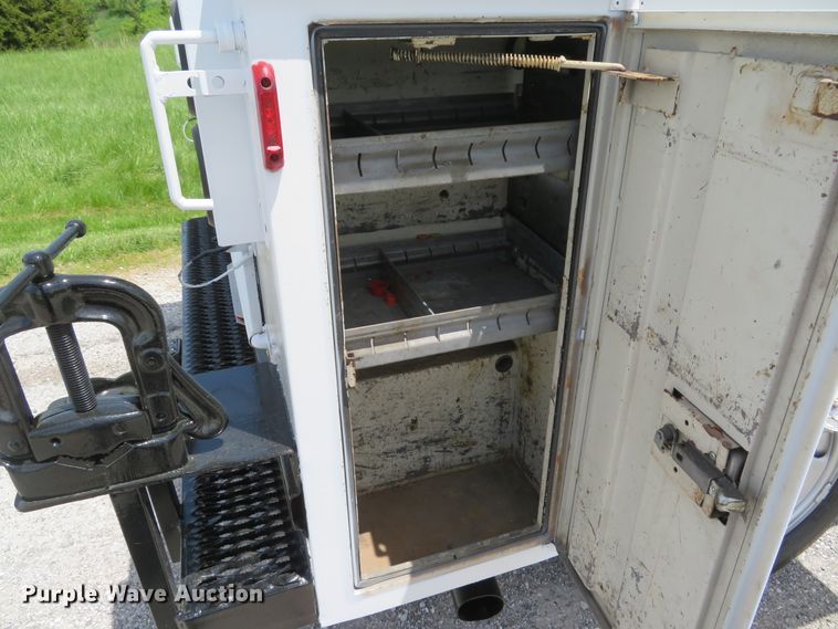 image for item DI2171 2006 Ford F250 Super Duty XL  utility bed pickup truck