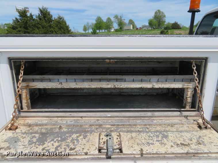 image for item DI2171 2006 Ford F250 Super Duty XL  utility bed pickup truck