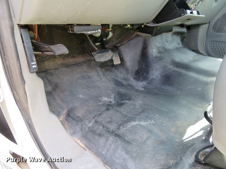 image for item DI2171 2006 Ford F250 Super Duty XL  utility bed pickup truck