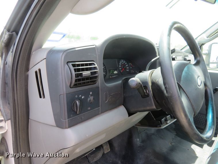 image for item DI2171 2006 Ford F250 Super Duty XL  utility bed pickup truck