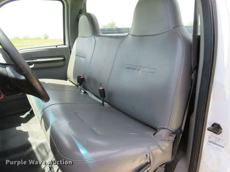 image for item DI2171 2006 Ford F250 Super Duty XL  utility bed pickup truck