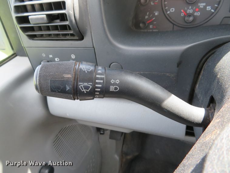 image for item DI2171 2006 Ford F250 Super Duty XL  utility bed pickup truck