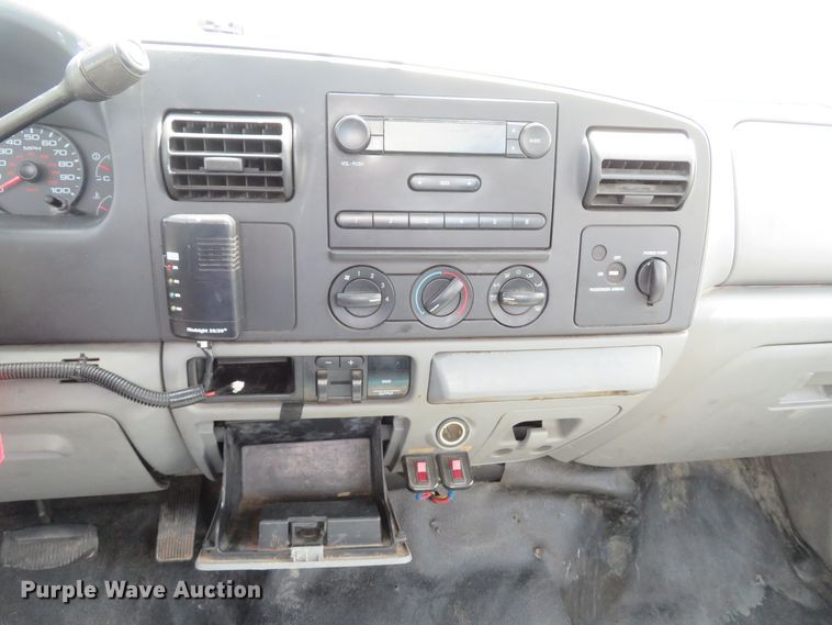 image for item DI2171 2006 Ford F250 Super Duty XL  utility bed pickup truck