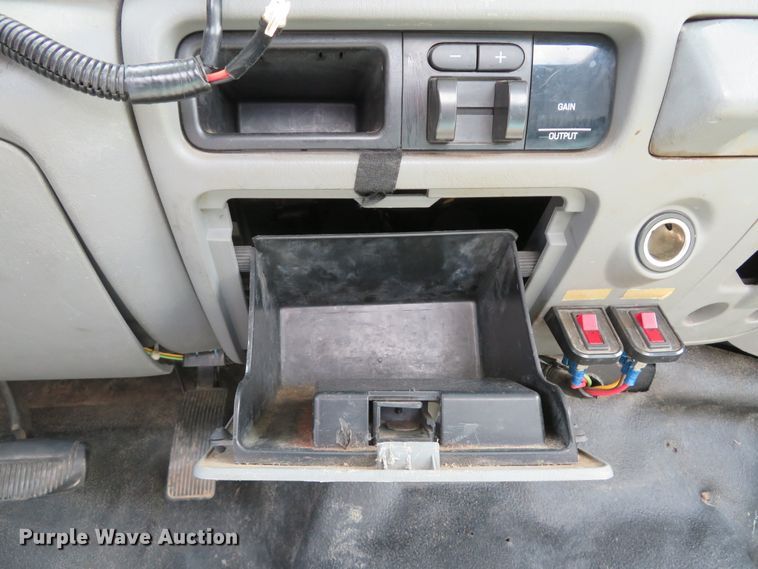 image for item DI2171 2006 Ford F250 Super Duty XL  utility bed pickup truck